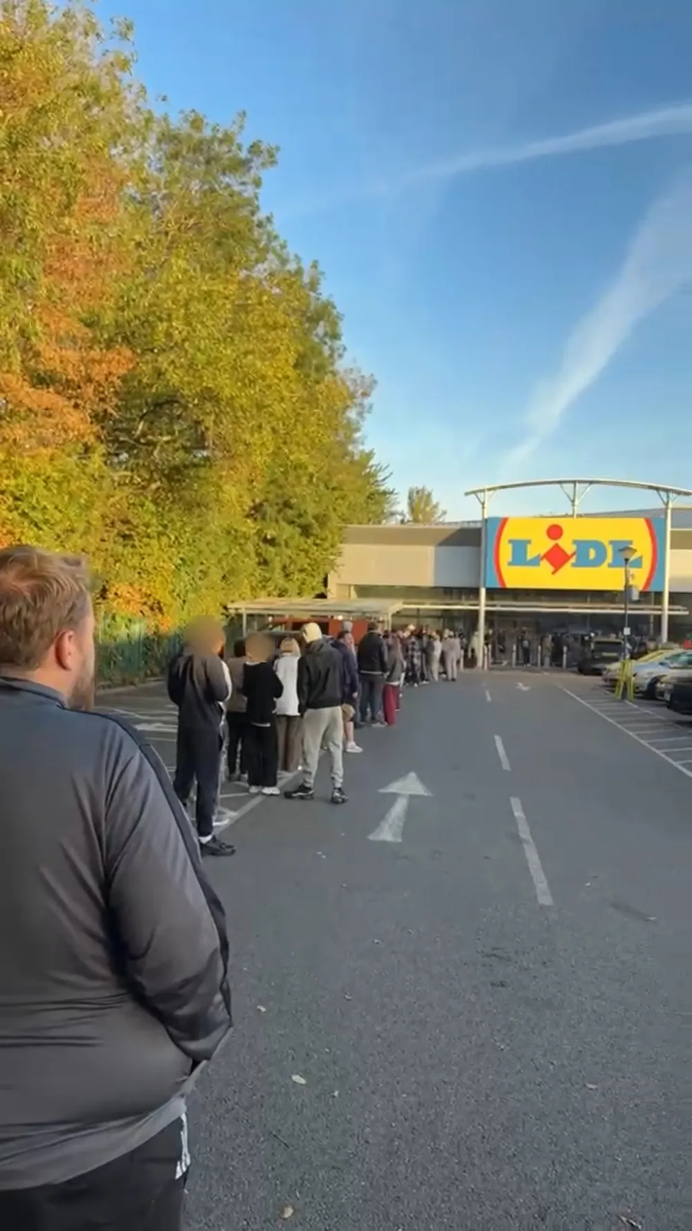 Lidl Aylesbury: the 30th Celebration queue, over 200 people round the retail park