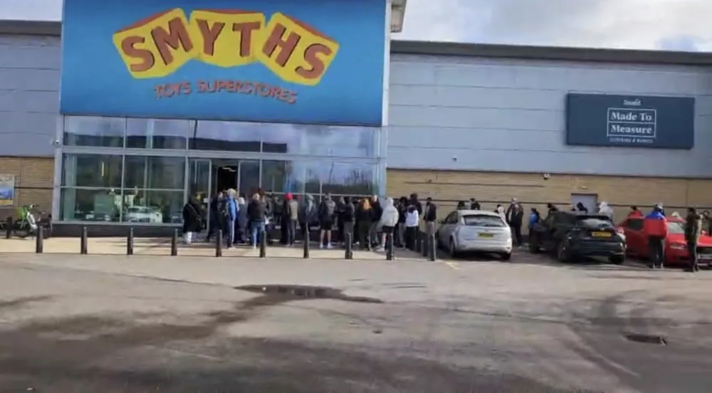 Smyths Barnet: the queue for the 30th Celebration drop